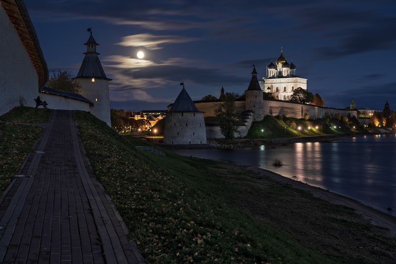 полнолуние, псков, кром Полнолуние фото превью