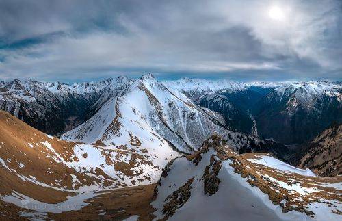 Апрельские горы