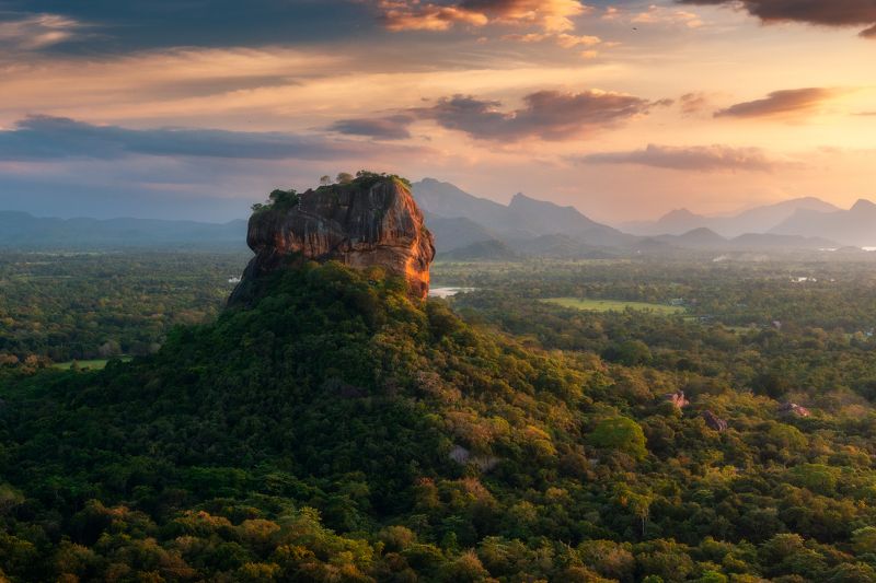 скала, джунгли, вечер, небо Сигирия фото превью