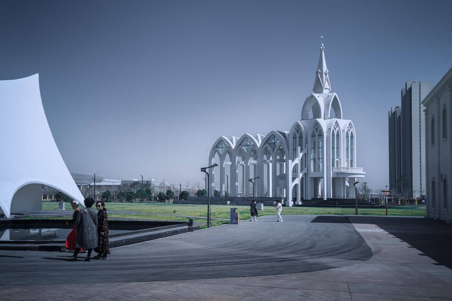 小白楼, 吴 微雨墨烟鸿