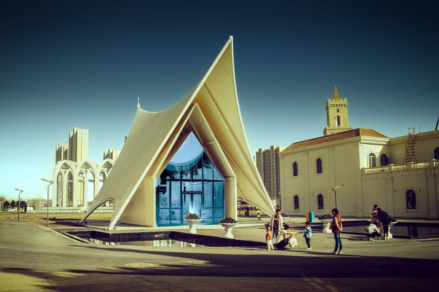 欢乐世界 ⅱ, 吴 微雨墨烟鸿