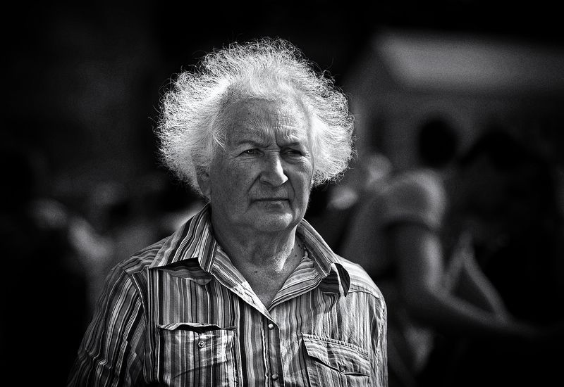 чб фото, уличный портрет, город, пешеходы Пешеходы фото превью