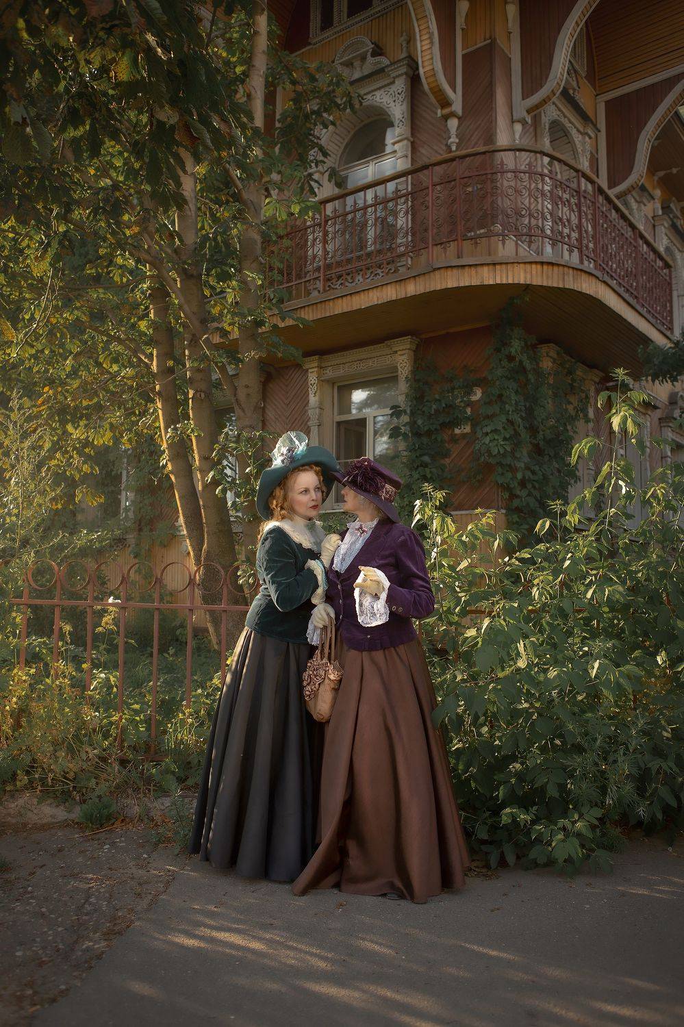 дама красота искусство шляпка сумочка секрет лето природа здание деревья солнце вдохновение фотография, Татьяна Шепелева