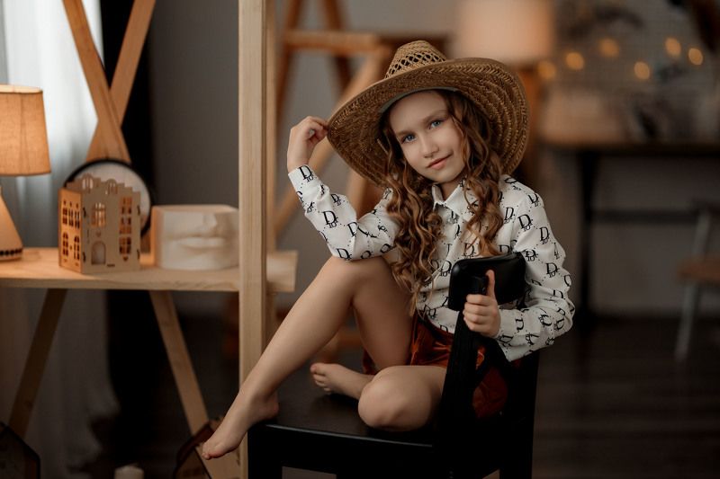 девочка, портрет, фотосессия, girl, young, portrait, творческий портрет, детский портрет, young girl, дети, children, детская фотография, детская фотосессия, постановка, постановочная фотография, girl portrait Варвара фото превью