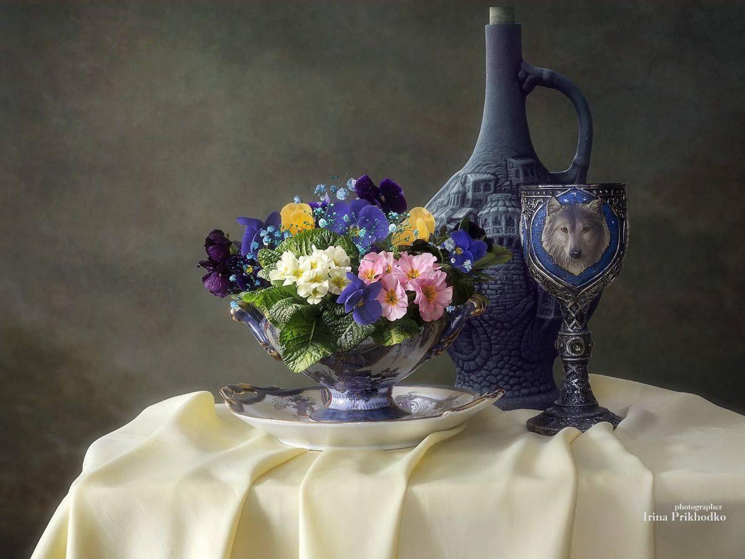 натюрморт, цветы, весна, примулы, вино, , Приходько Ирина