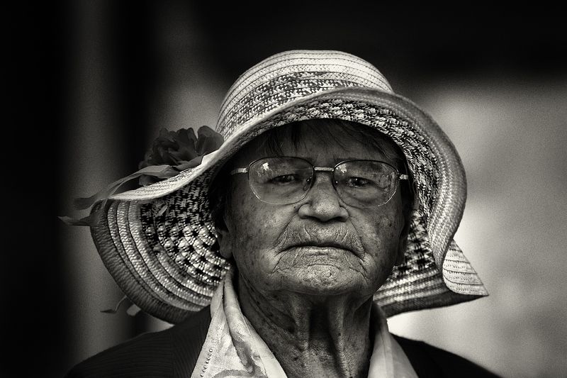 чб фото, уличный портрет, шляпки, женский уличный портрет, золотой возраст Про шляпки фото превью