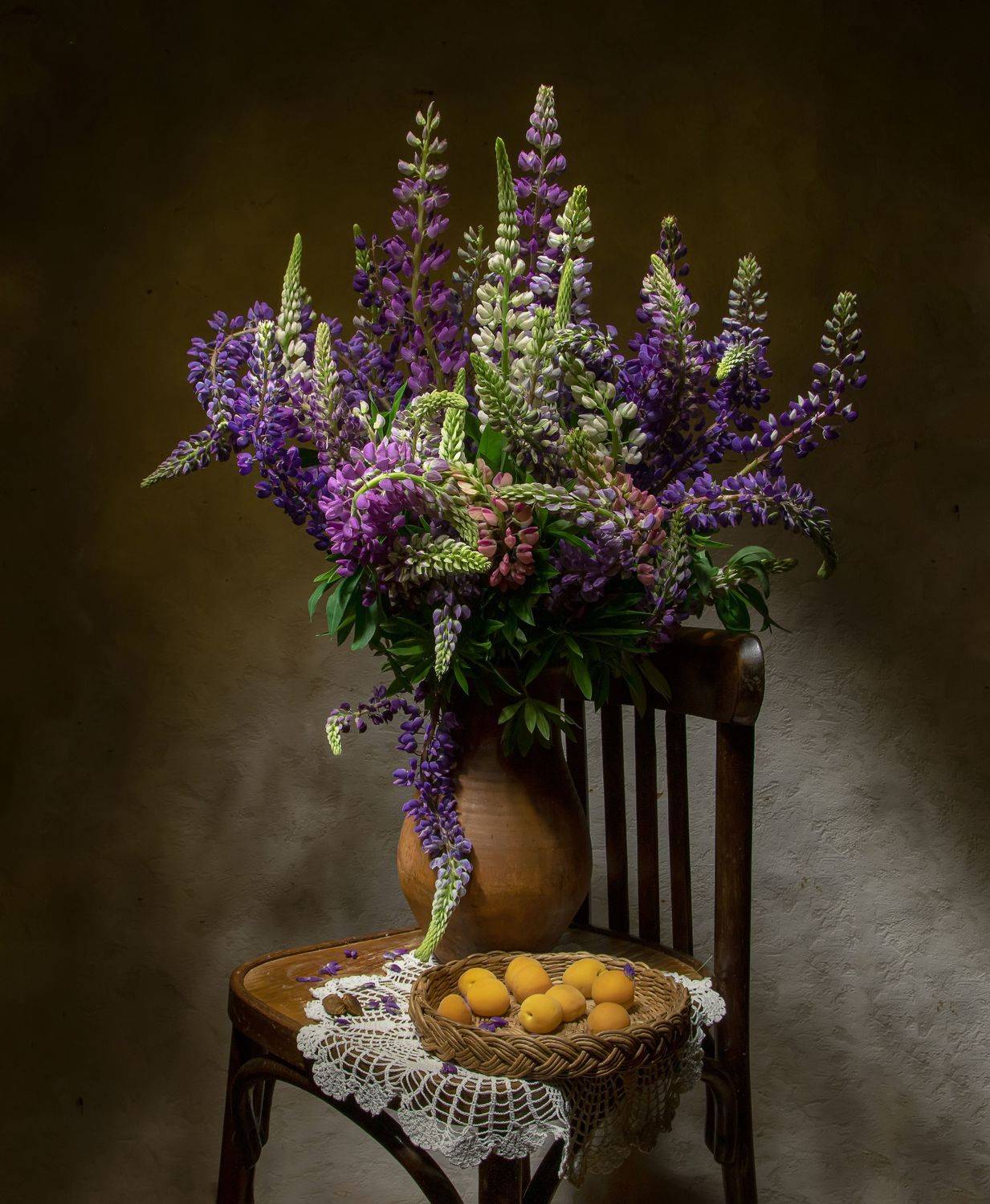 натюрморт, люпины, абрикосы, Татьяна Феденкова