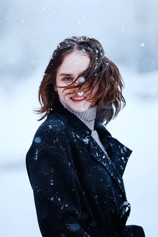 портрет девушка Снегопадная фото превью