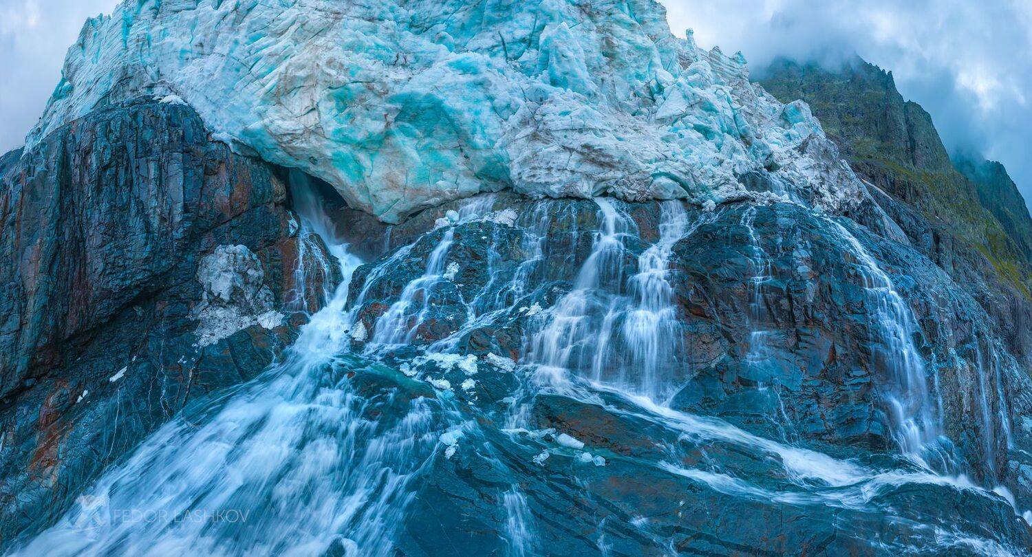 северный кавказ, горы, путешествие, ледник, аксаут, лёд, горная река, скалы, пасмурно, сумерки, водопад, течение, река,, Лашков Фёдор