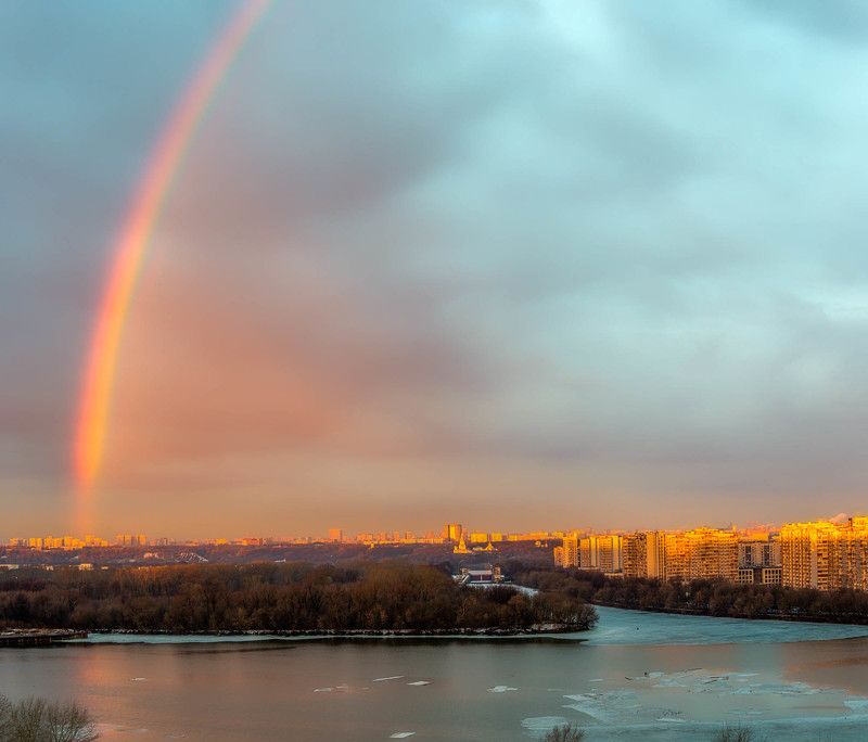 Утренняя радуга над Коломенским фото превью