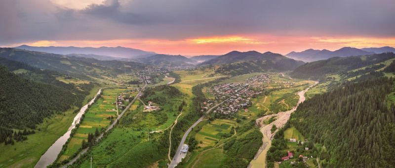 вечер, горы, деревня, дорога, закарпатье, закат, июль, карпаты, лето, панорама, река Летний закат в Соймах фото превью