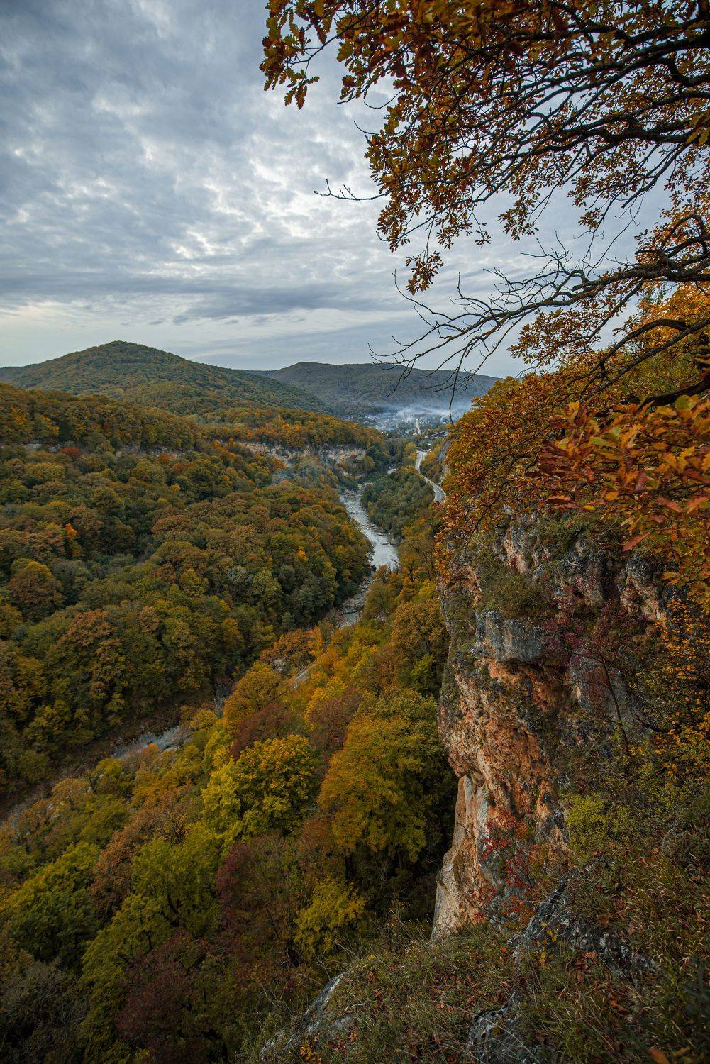 горы, адыгея, осень, лес, пейзаж, водопад, закат,  лучи, дымка, Дмитрий Величко