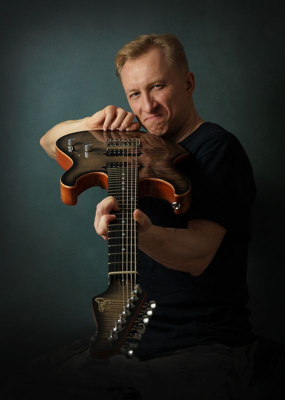 Гитарист фото превью