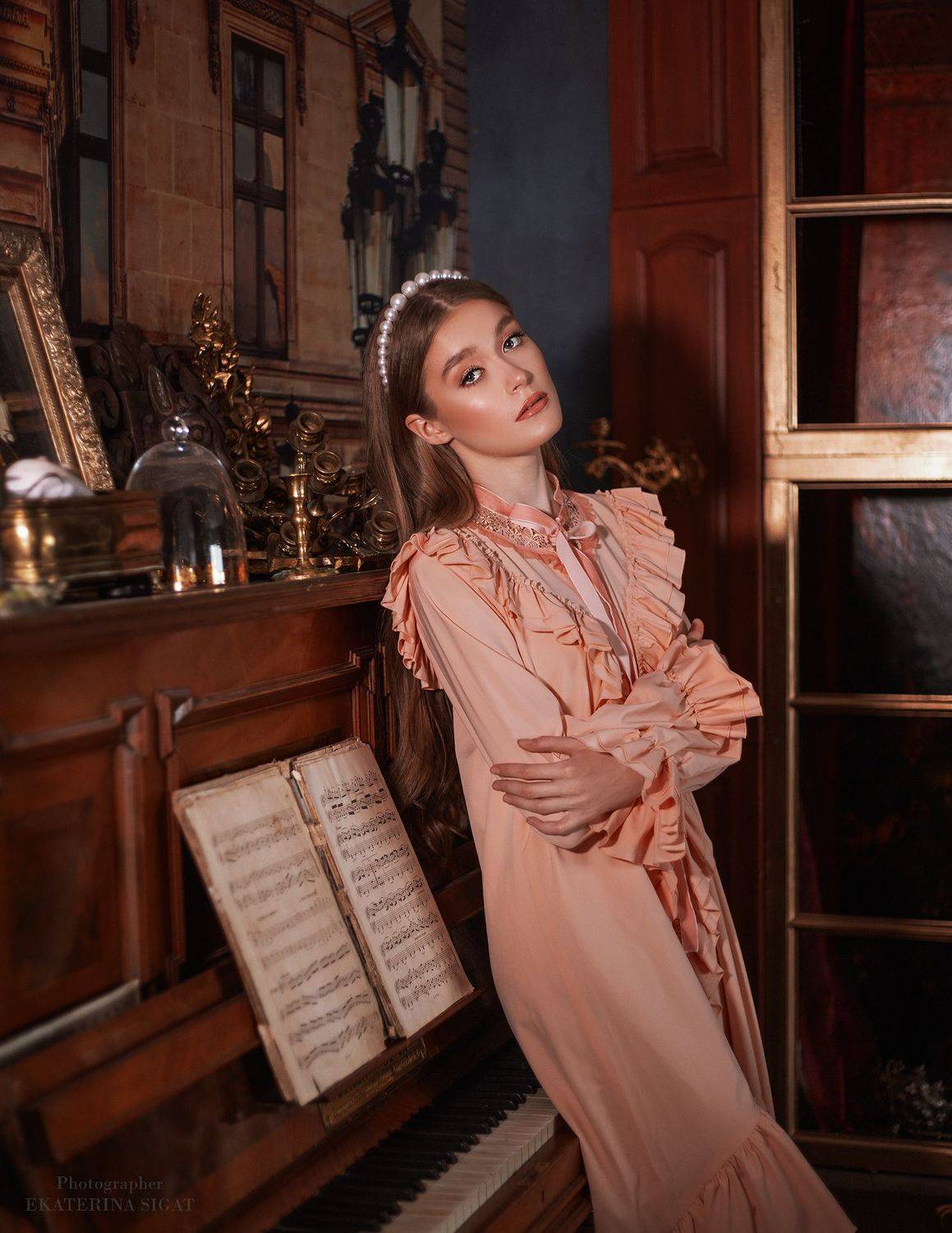 женский портрет, портрет, модель, пианино, винтаж, фотостудия, в помещении, Сигат Екатерина