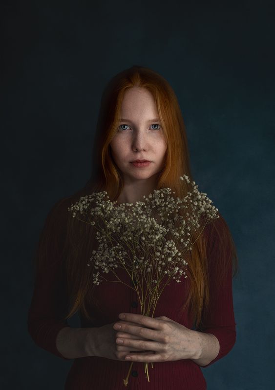 девушка, портрет, шатенка Девушка с цветами фото превью