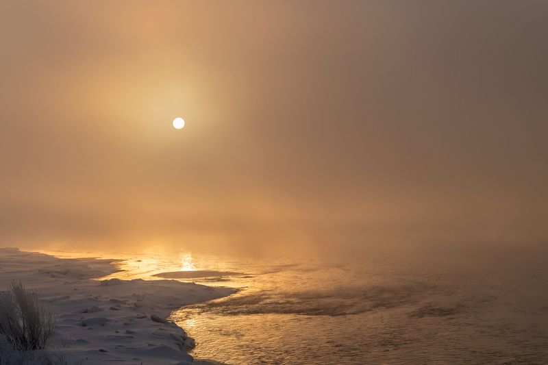 Туманное утро фото превью