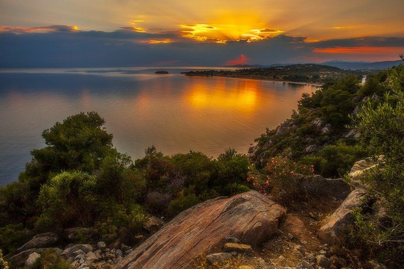 Sunset over Halkidiki фото превью