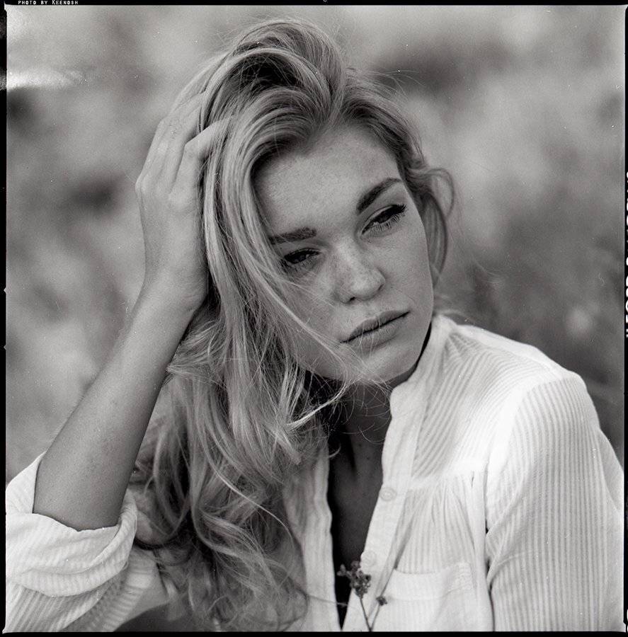 Portreit, bw, MF, middle format, girl,, Keenosh