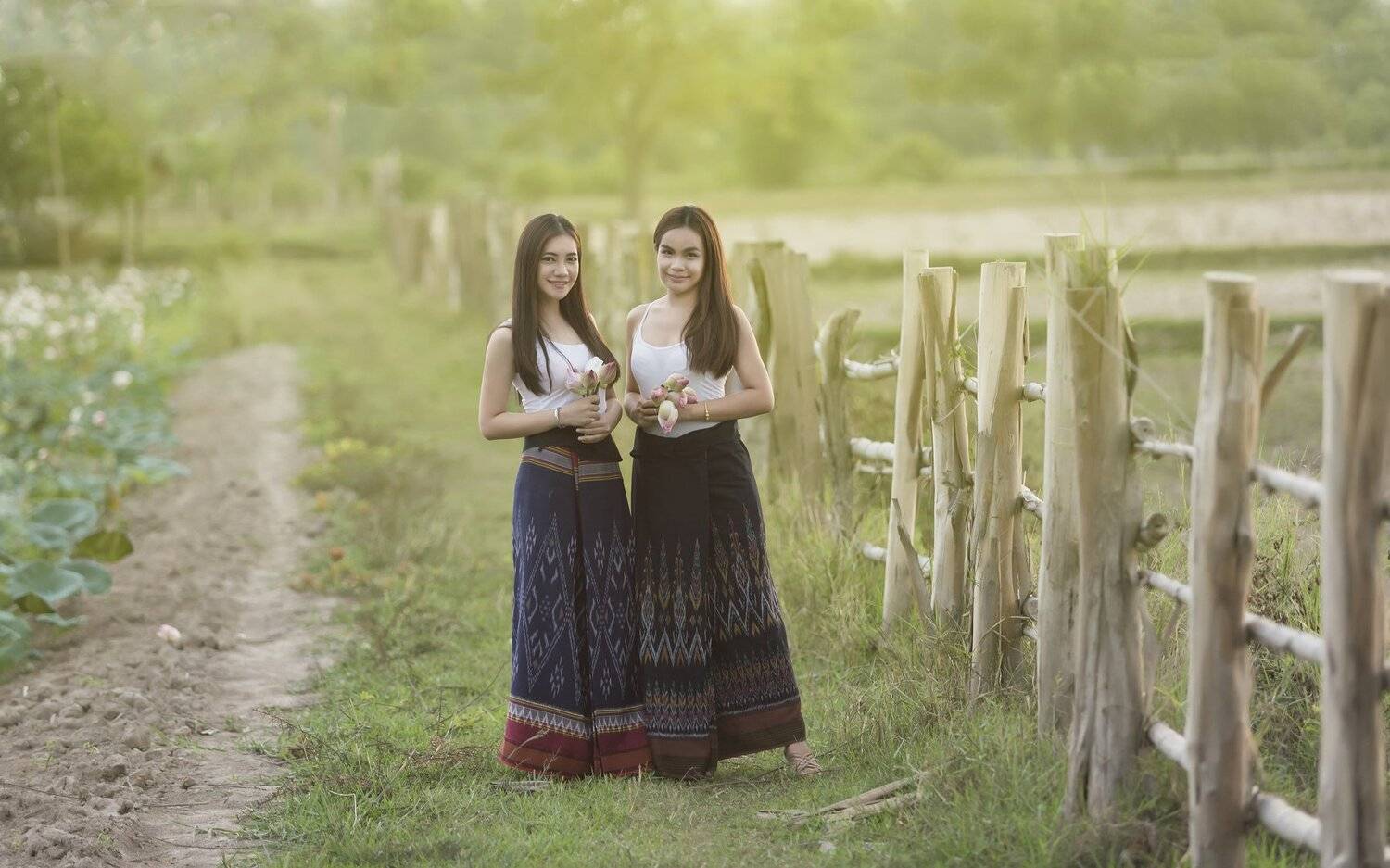 portrait,thai,asia,women,style,beautiful,cute,happy,fashion,all,all time,photo,photographer,lotus,flower,, SUTIPORN SOMNAM