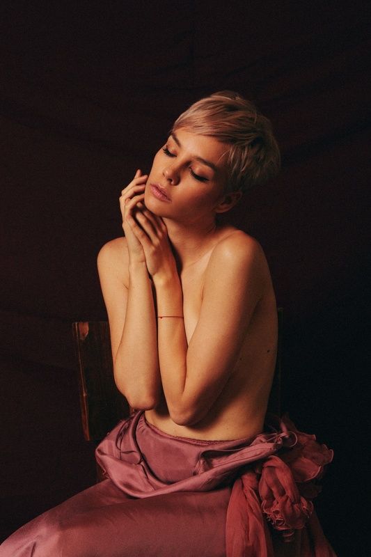 Woman фото превью