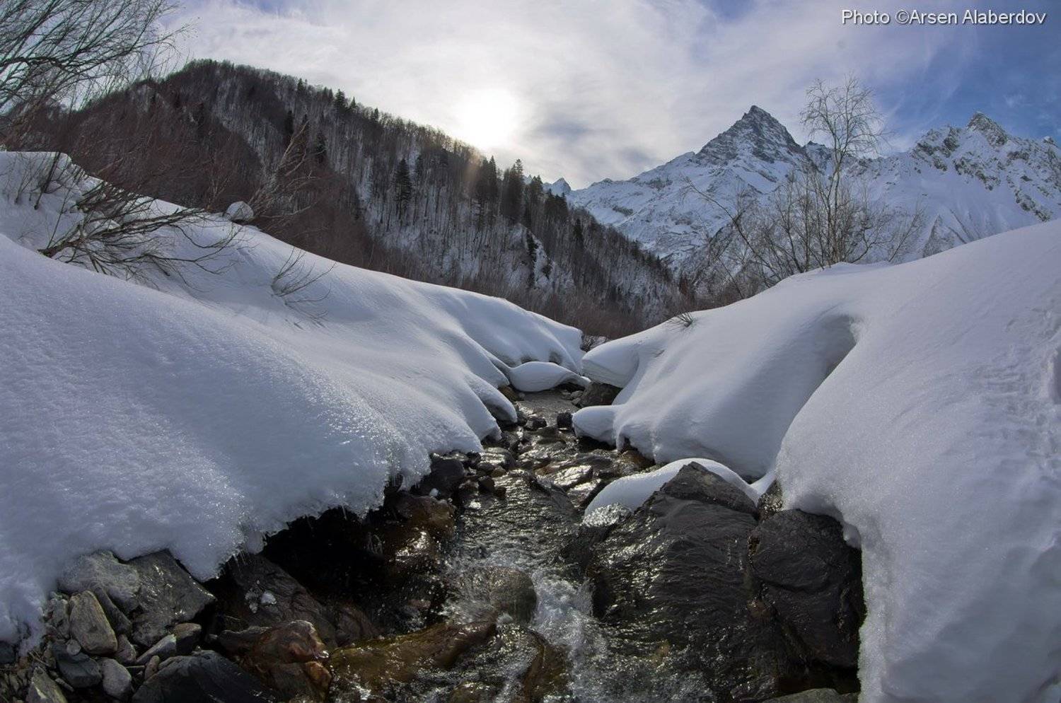 Горная река, ГОРНЫЕ ВЕРШИНЫ, Горы, Карачаево-Черкесия, Небо, Ручей, Северный Кавказ, Снег, Солнце, Фишай, Арсен Алабердов