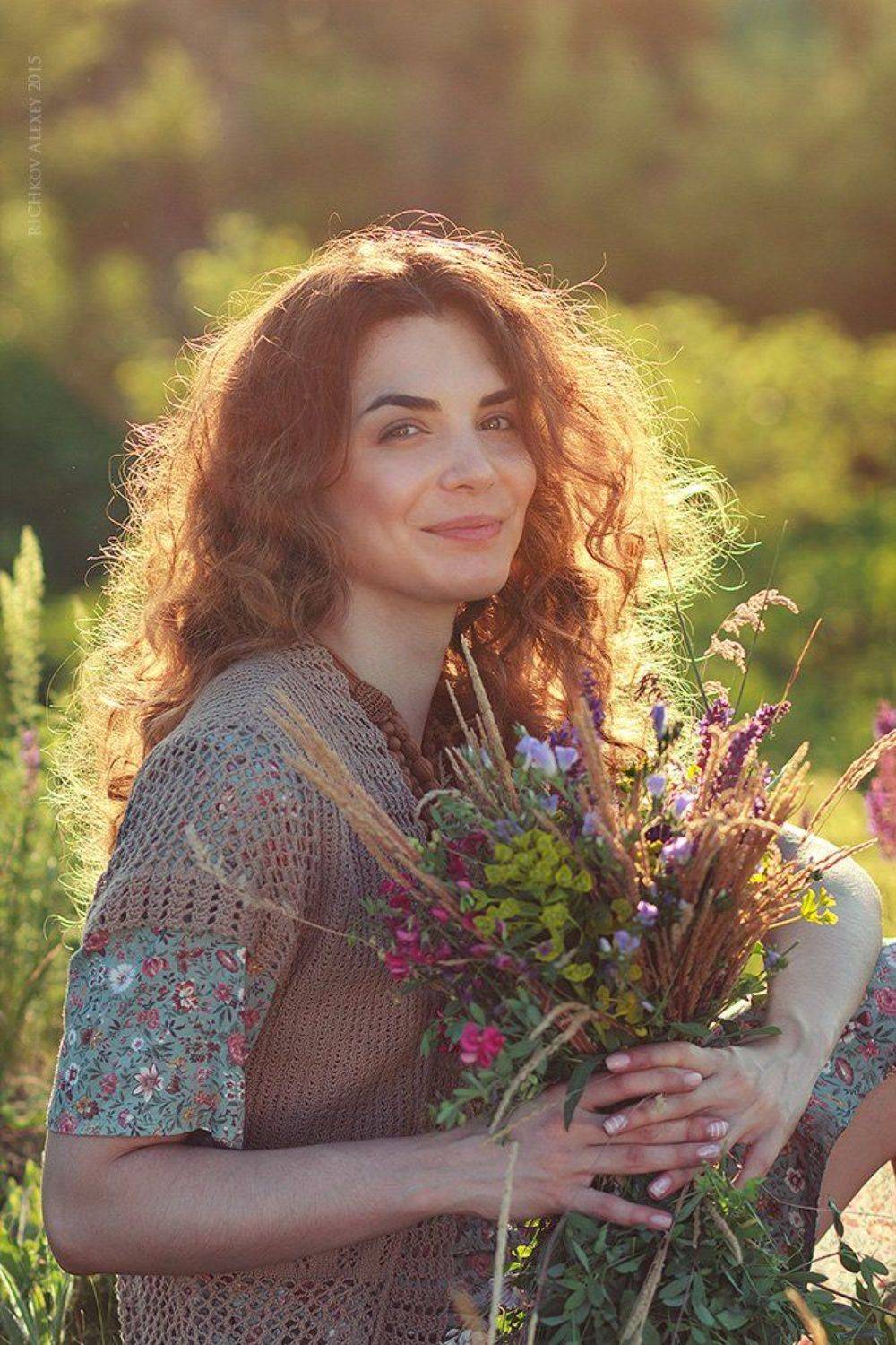 портрет девушки, лето, полевые цветы, улыбка, эмоции, позитив, счастье,, Рычков Алексей