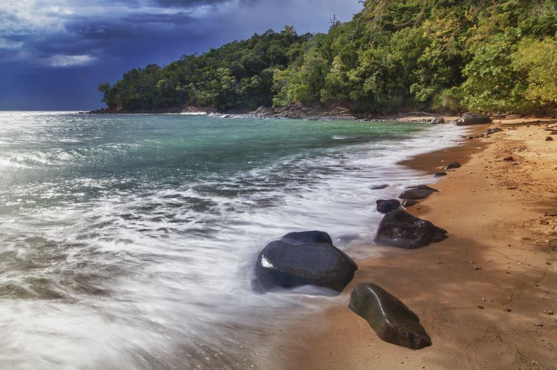остров, пляж, дикий, океан, вода, камни, волна, красота, природа, пейзаж, Сапи, Малайзия, Борнео, Borneo, Sapi, water, ocean, beautiful, nature, paradise, Malaysia Wild beach фото превью