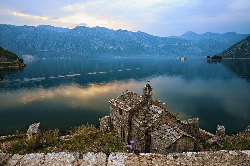 Черногория Старая церковь фото превью