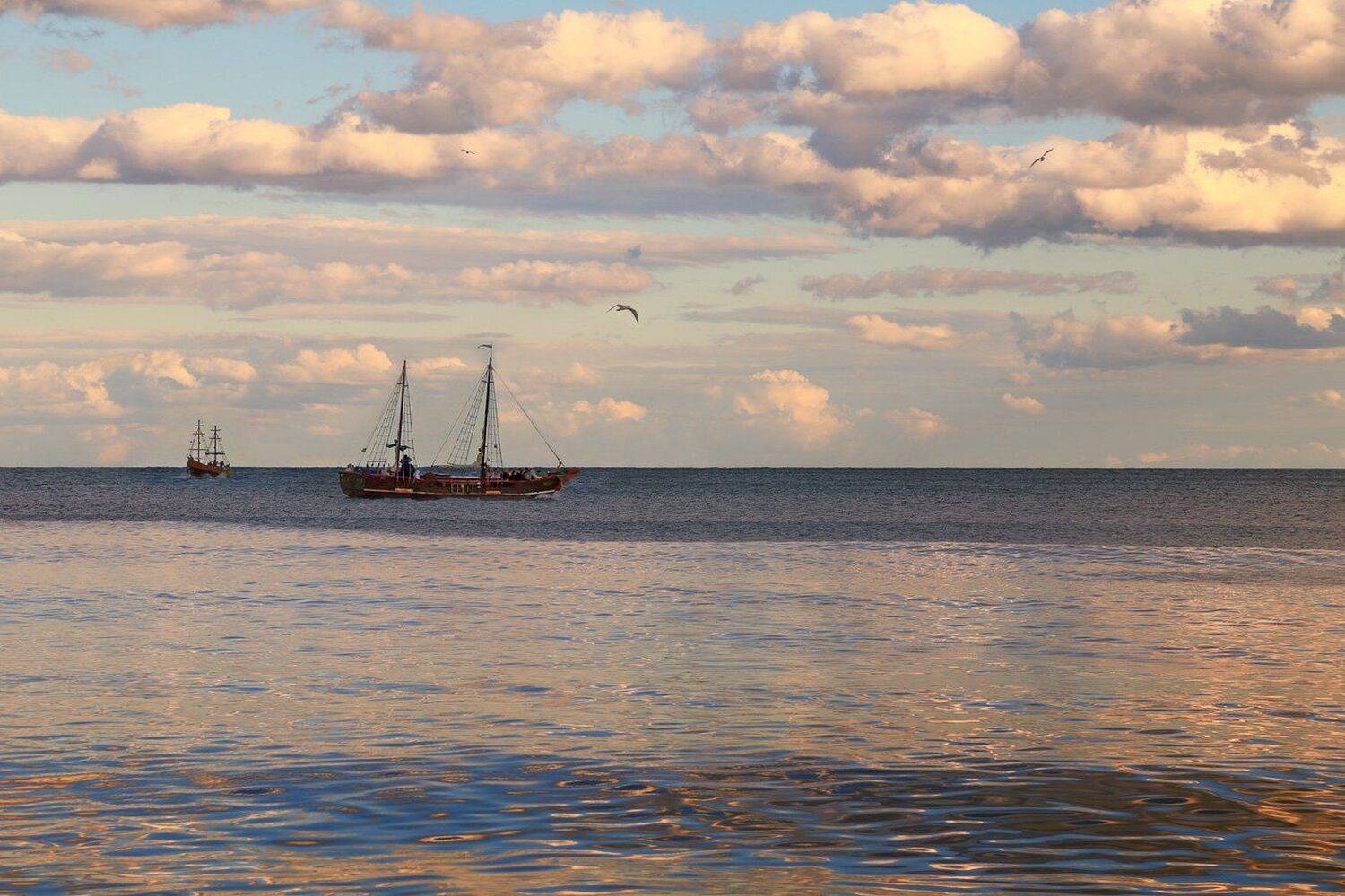 море, облака, парусник, чайки, Виктор Климкин