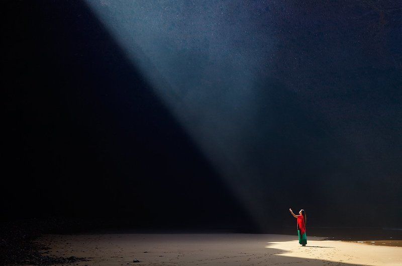 молитва, свет, луч, религия, девушка Молитва весталки фото превью