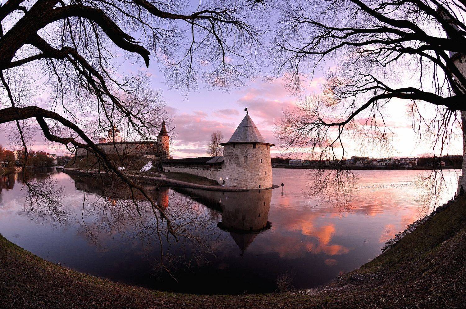 март .день.россия.псков. город. архитектура.река.великая., Юрий Яковлев