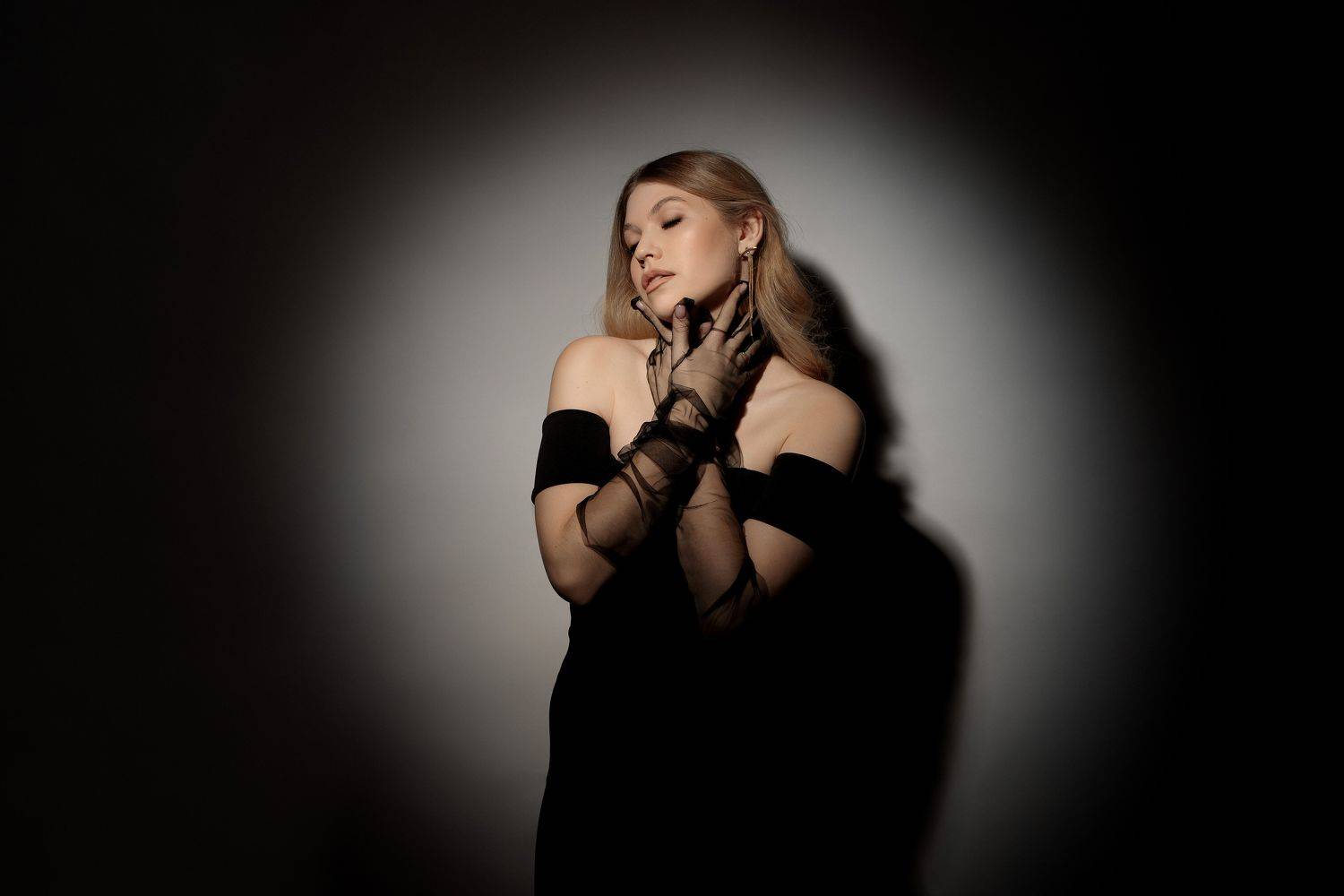 девушка, модель, портрет, фотосессия, гламур, girl, model, modeling, young, portrait, творческий портрет, женский портрет, woman, young woman, glamour, постановка, постановочная фотография, fashion, Владимир Васильев