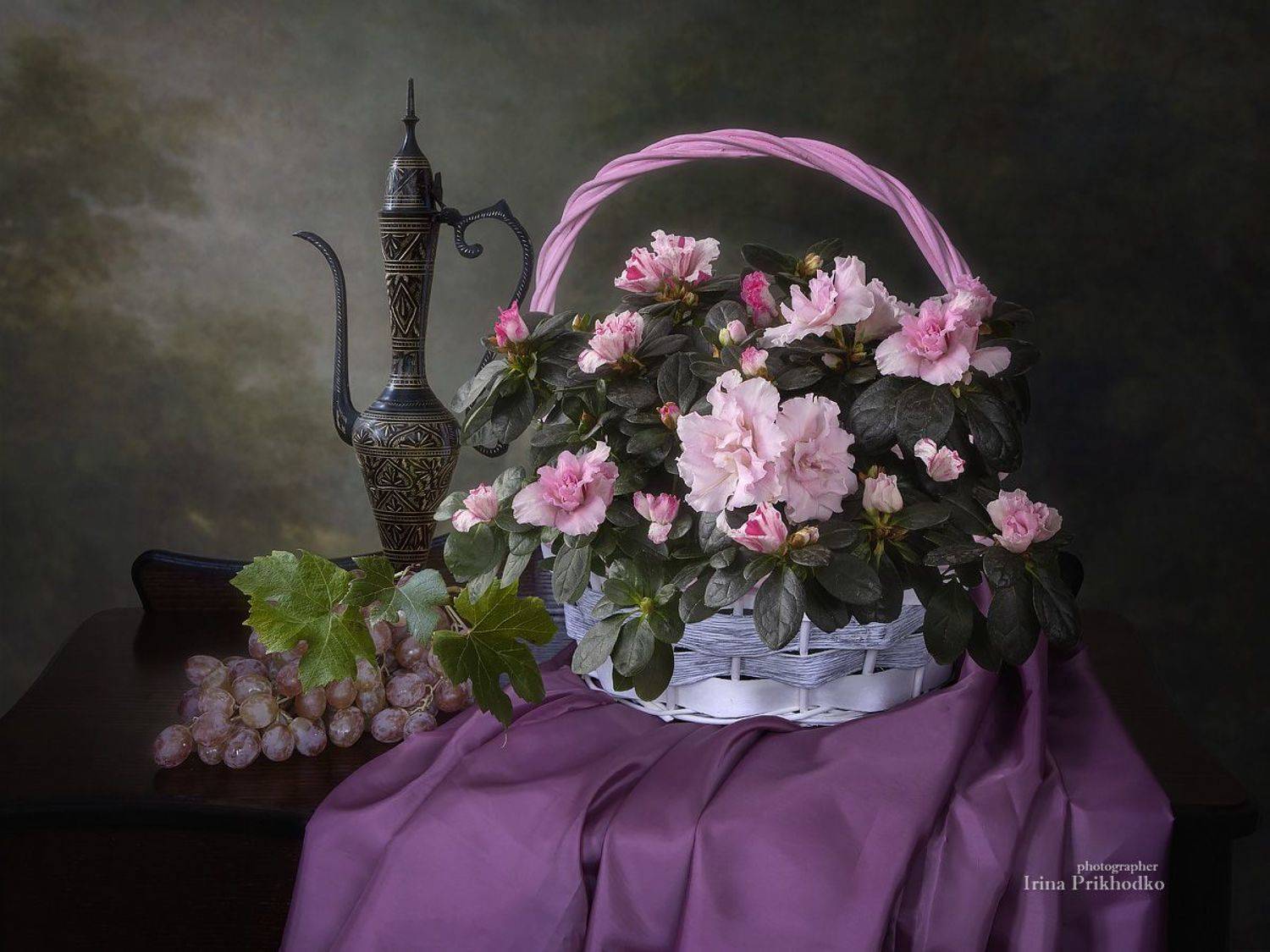 натюрморт, цветы, азалия, корзина цветов, Приходько Ирина