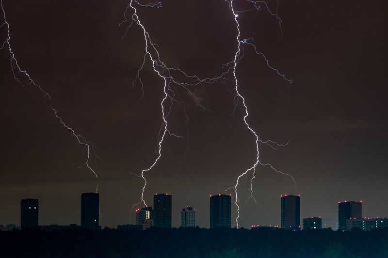 москва, молнии, гроза, архитектура Молнии в Москве фото превью