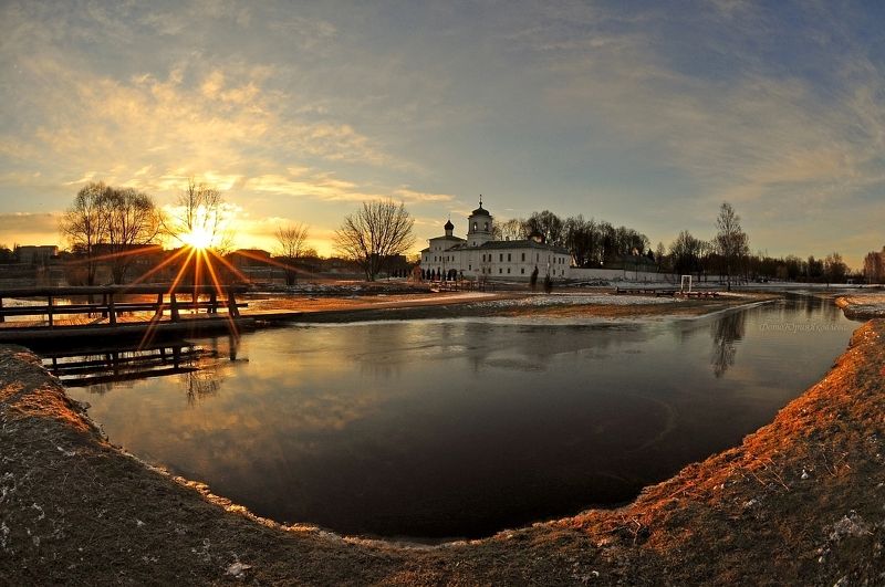 Морозной и солнечный рассвет. фото превью