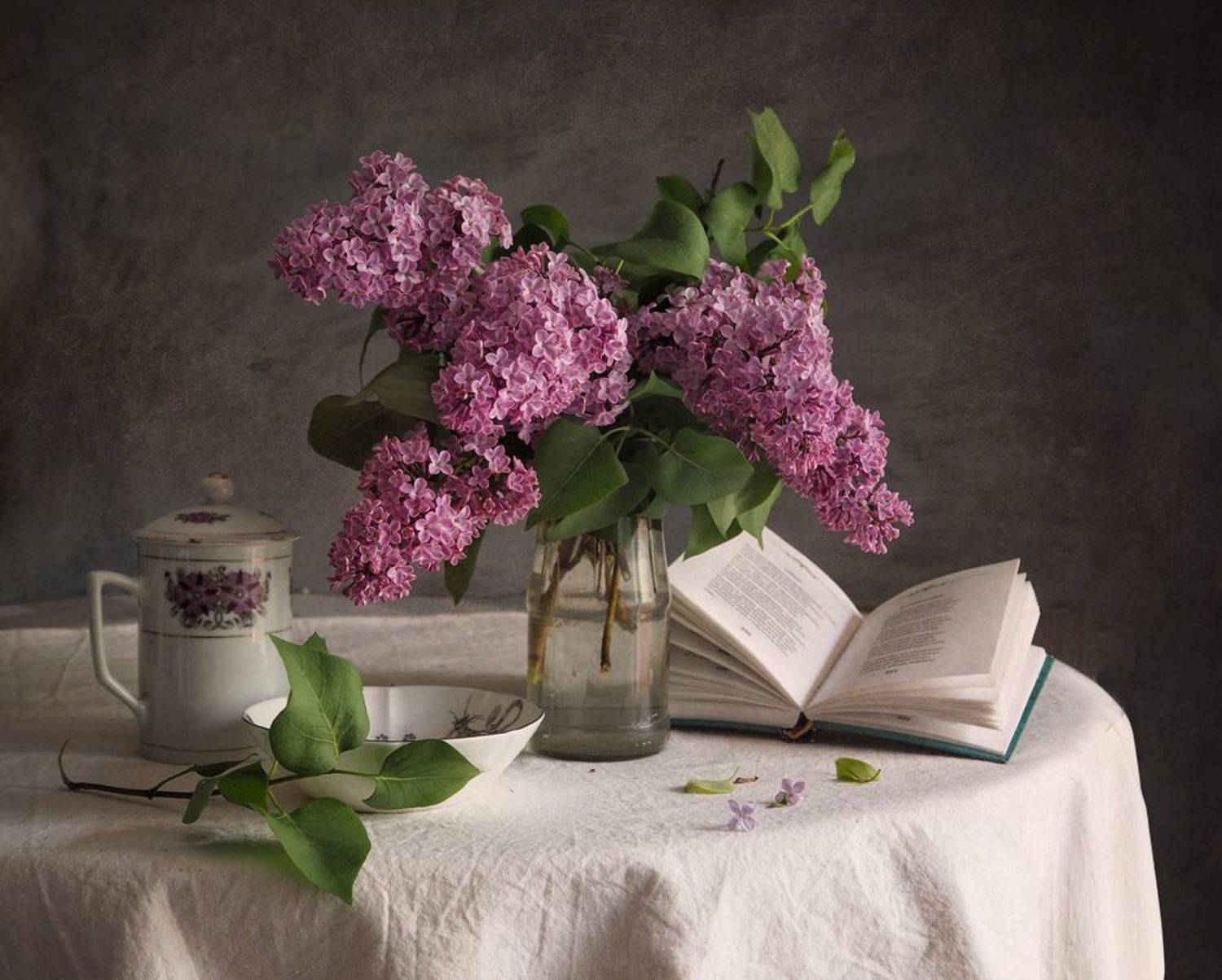 сирень, книга, листья, чашка, Vera Eremeeva