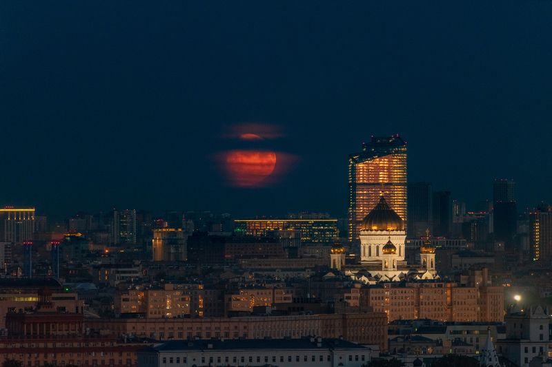 москва, полнолуние, утро, городской пейзаж, архитектура Клубничная Луна фото превью