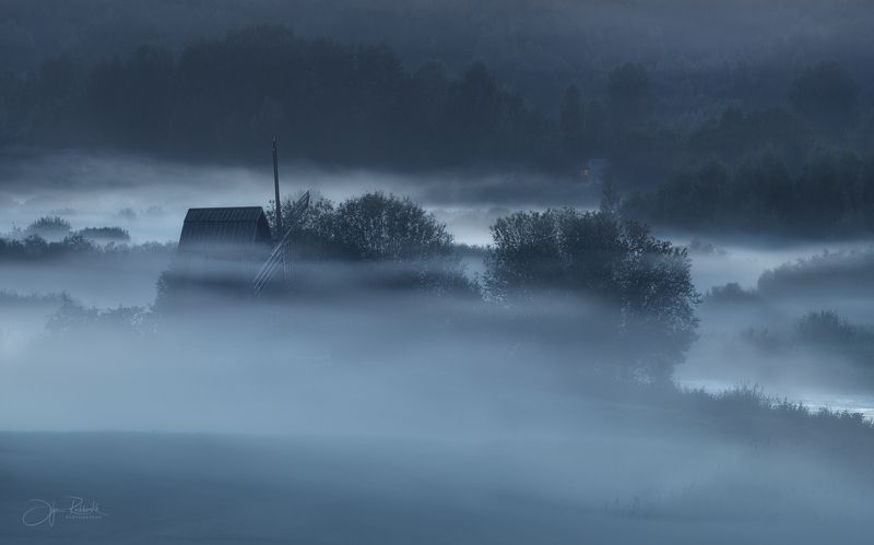 пушкинские горы, михайловское, псковская область, пейзаж, туман, мельница, сороть По ту сторону тумана фото превью