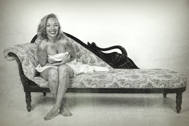 Monroe on the Chaise фото превью