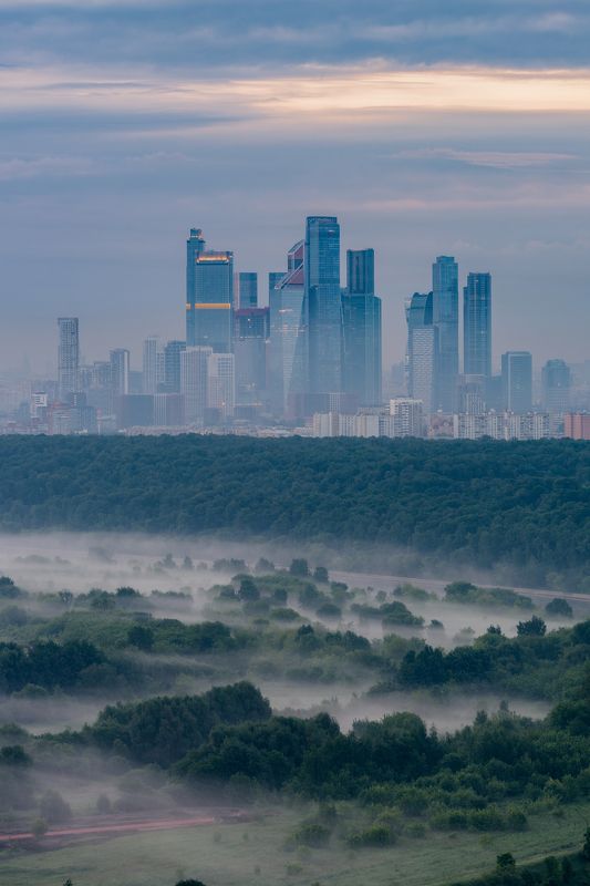 москва, туман, рассвет, утро, архитектура, москвасити, городскойпейзаж, urbanexploration Туманное утро в Крылатском фото превью