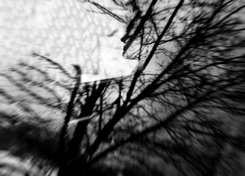 чб,портрет,отражение,девушка В кромке теней фото превью