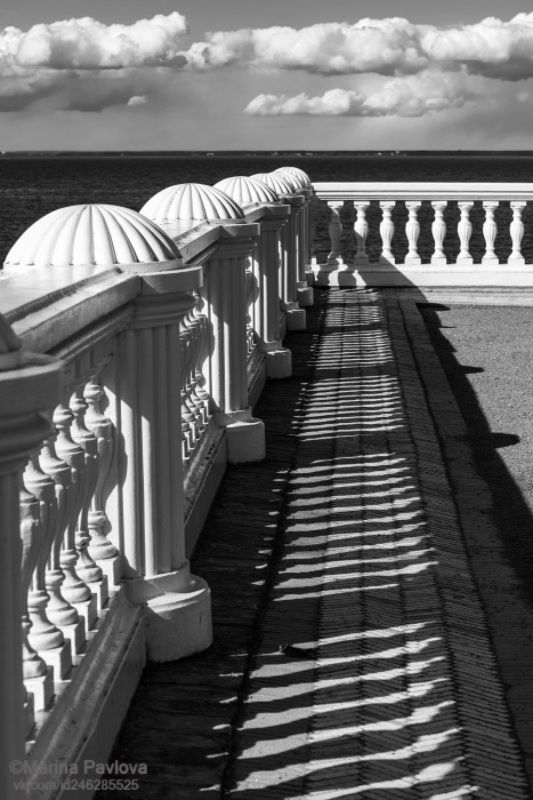 город, архитектура, графика весеннего петергофа, чёрно-белое фото, монохром, свет, тени, государственный музей - заповедник\\ Графика весеннего Петергофа фото превью