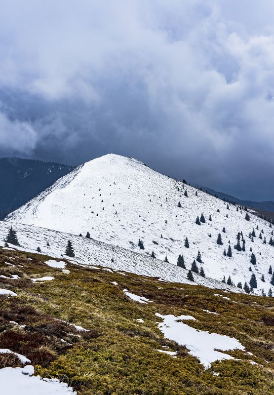 snow vertical Old mountain фото превью