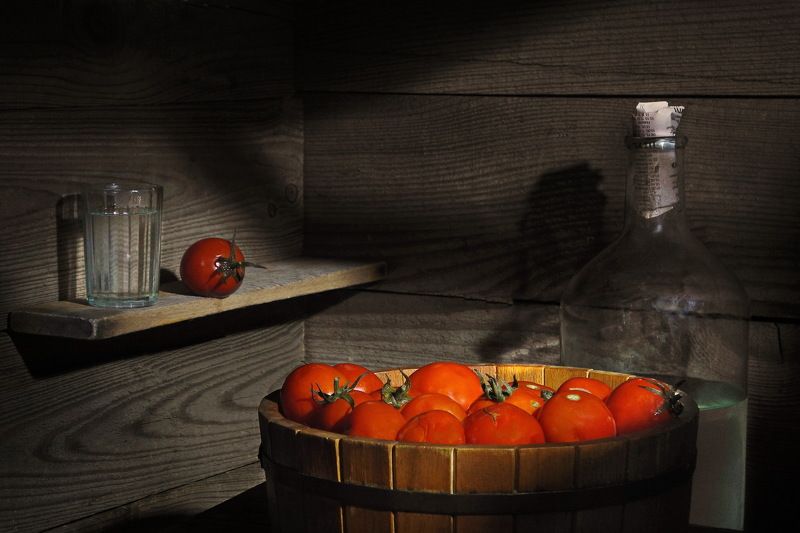 еда, овощи, помидоры, водка, самогон, Помидоры бочковые квашеные. фото превью