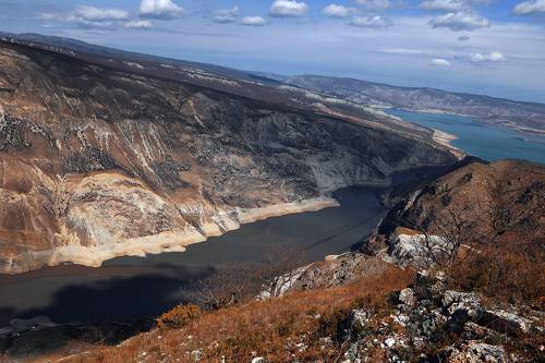 Чиркейское водохранилище..
