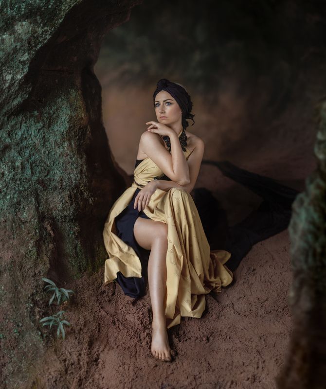 Шаманка, девушка, пищера, горы, задумчивость Шаманка фото превью