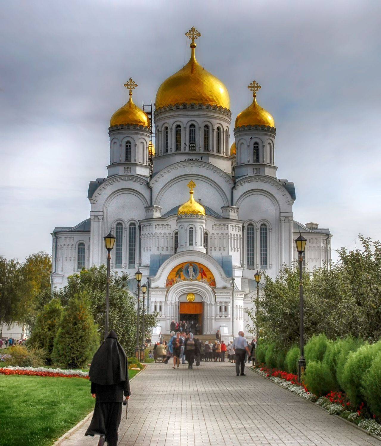 храм священник дорога, Вера Петри