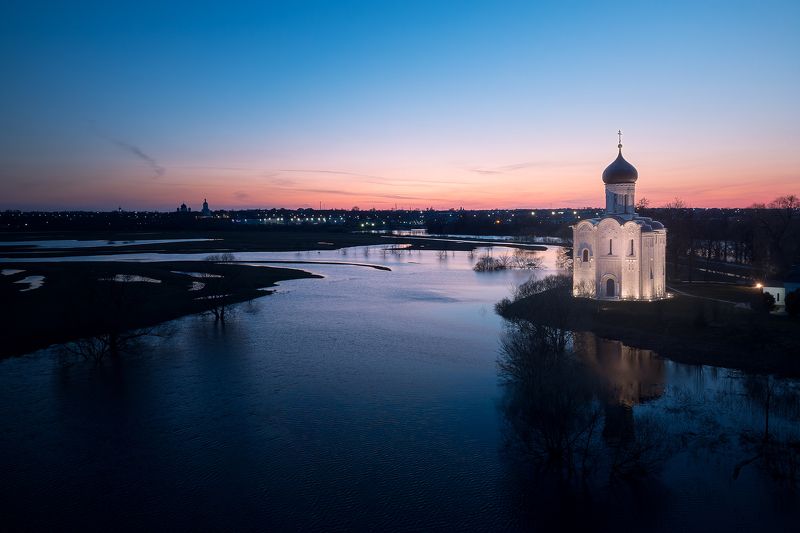 Боголюбово. Нерль. Покров. DJI. mini 2 Церковь Покрова на Нерли. Закатное фото превью