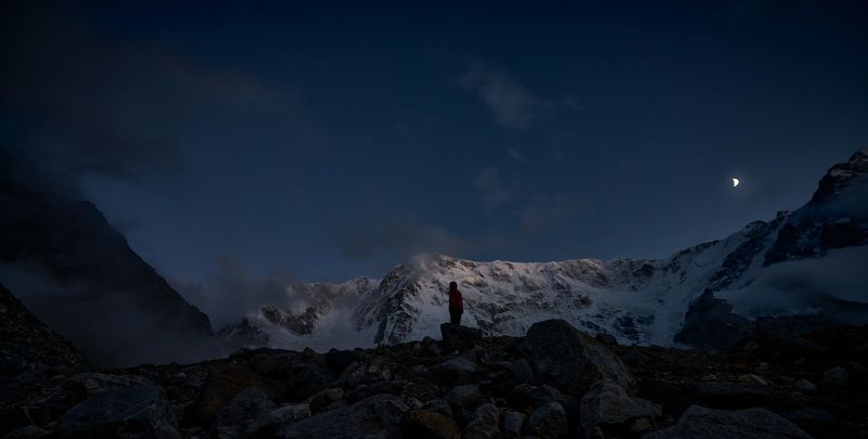 Ночной вид на Шхару с Австрийских ночевок. фото превью