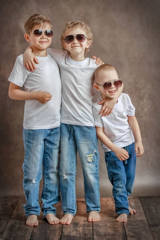 Братья фото превью